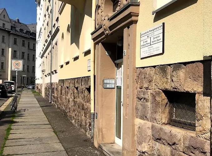 Adam's Alloggio in famiglia *